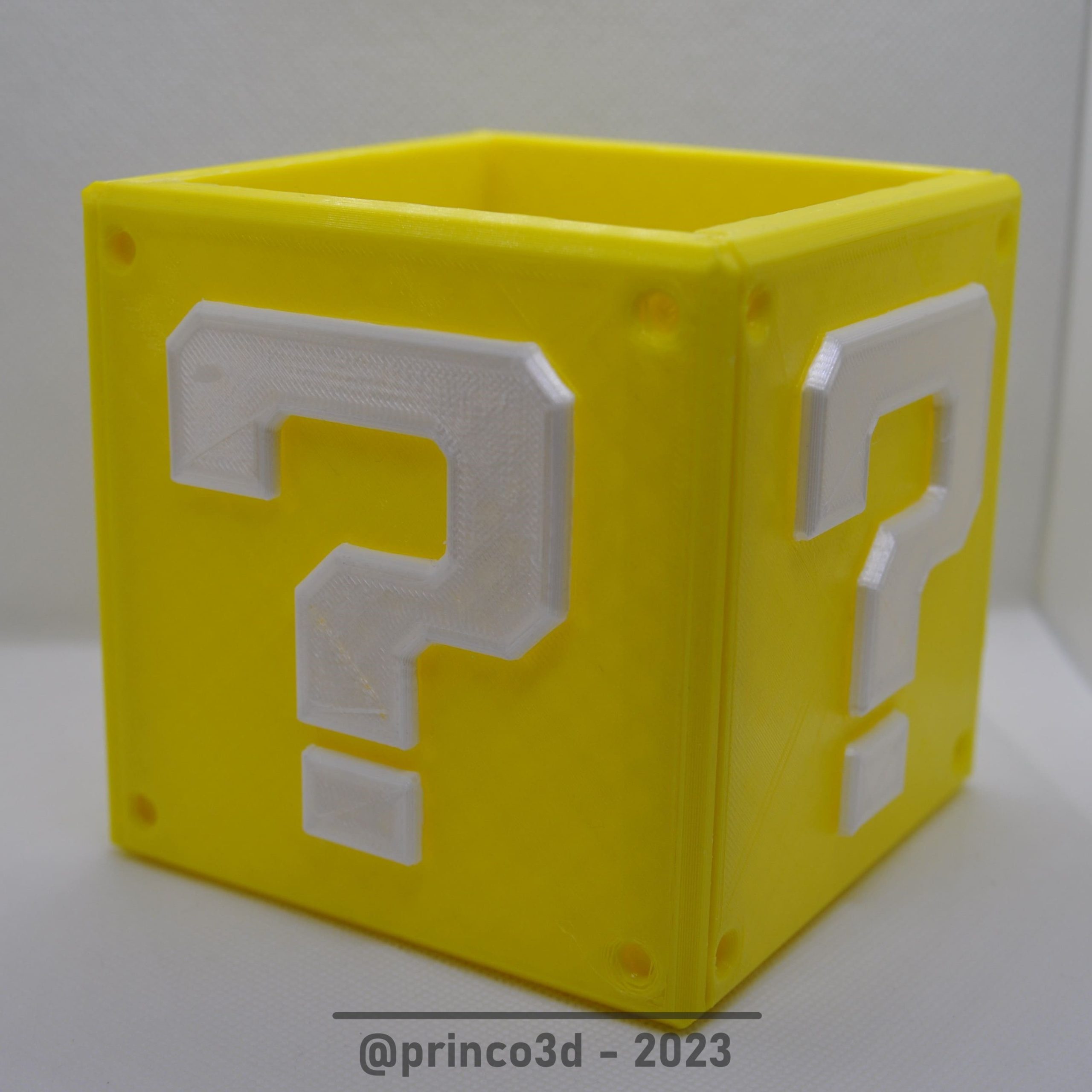 portalapices-cubo-mario-impresión-3d